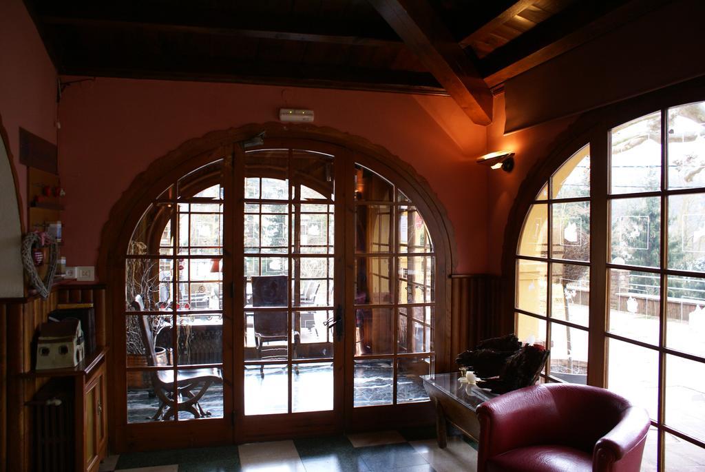 Hostal De La Gloria Viladrau Exterior photo